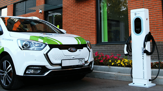 Выбор зарядной станции для электромобиля: что важно знать в 2025 году Выбор зарядной станции для электромобиля: что важно знать в 2025 году